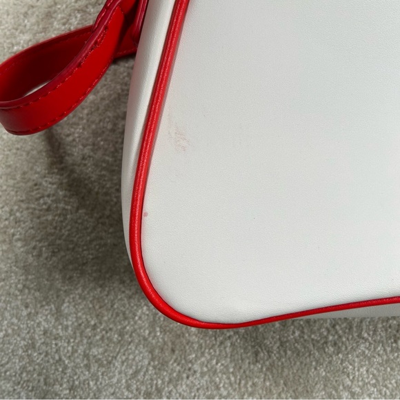 Hello Kitty Her Universe Purse Red Bow Gold Chain Apple‎ Pencil Interior - Picture 7 of 15